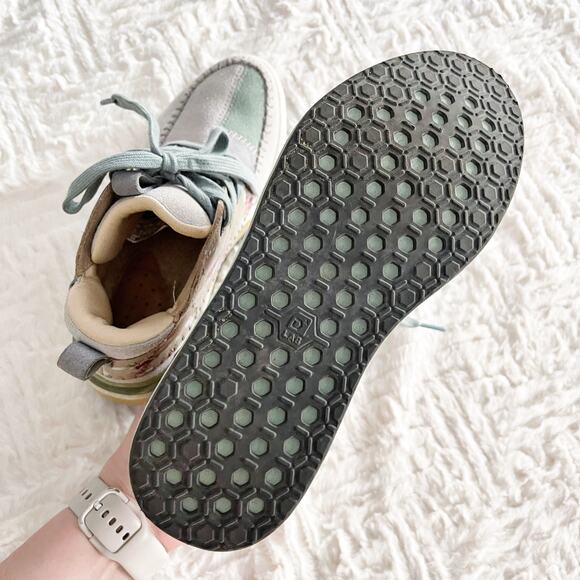 Deckers x Lab Floral KO-Z Chukka Wedge Boots - Picture 8 of 10